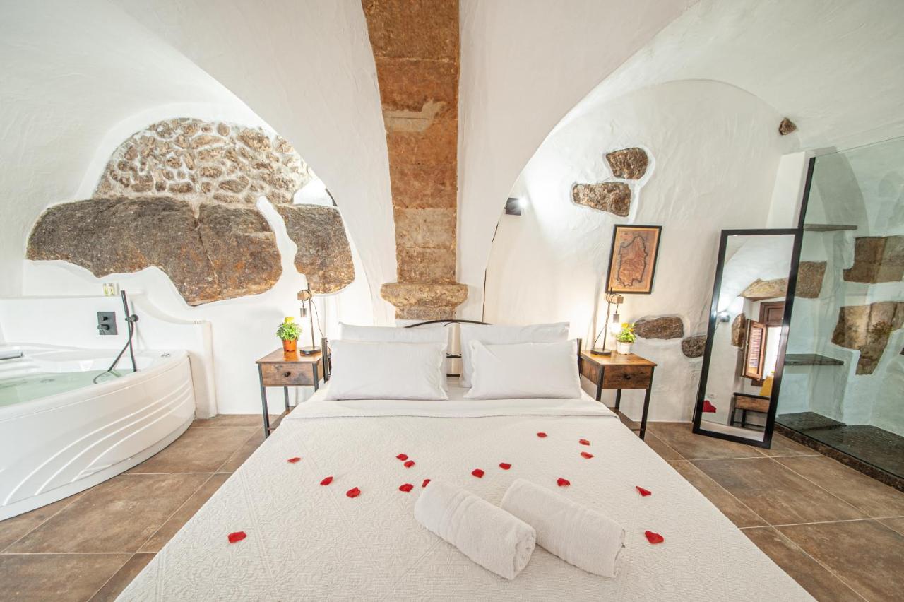 Romantic Loft With Jacuzzi In The Castle Castelsardo Dış mekan fotoğraf