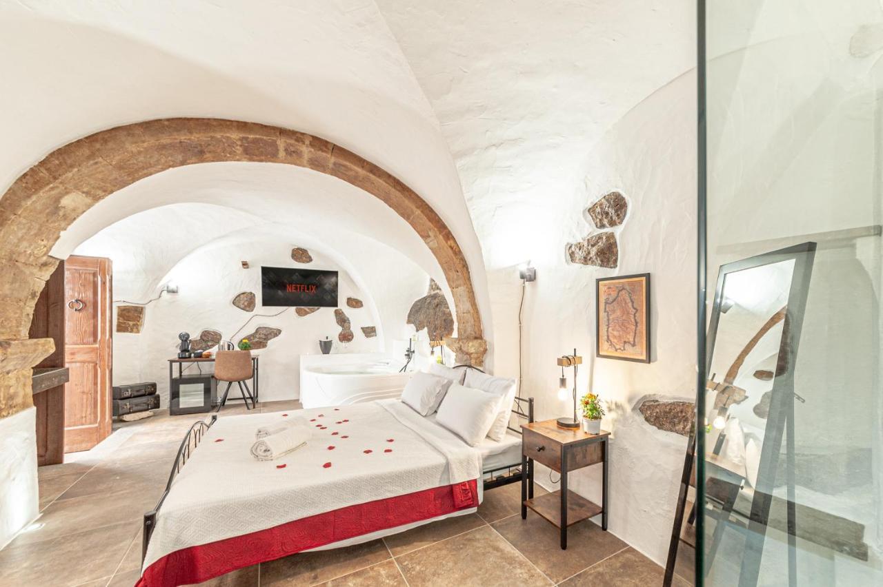 Romantic Loft With Jacuzzi In The Castle Castelsardo Dış mekan fotoğraf